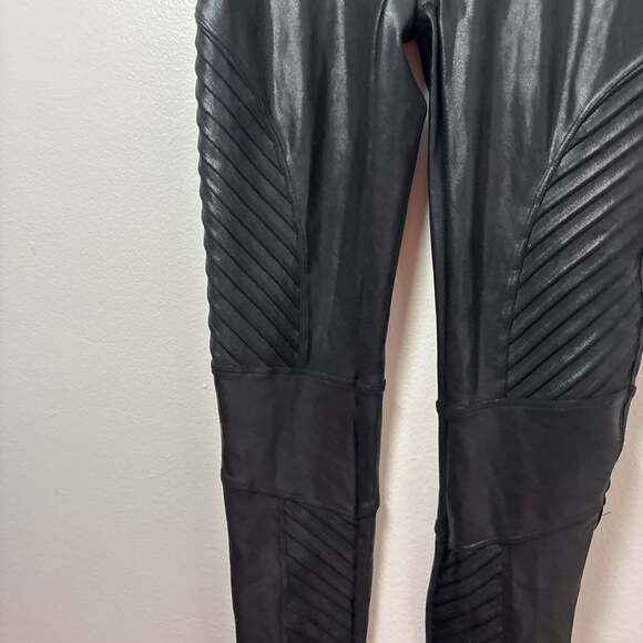 SPANX Women's Faux Leather Moto Leggings - Picture 4 of 5